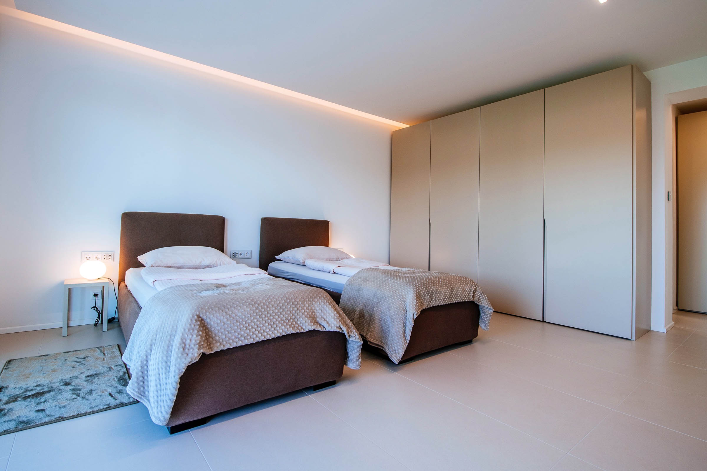 BIBISEA Interior Photo #087